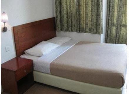 Rose Cottage Hotel Taman Daya Johor Bahru Kültér fotó