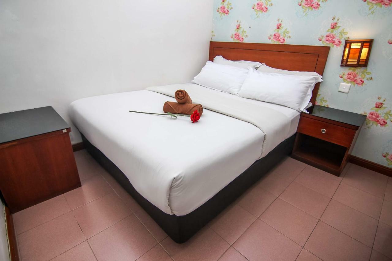 Rose Cottage Hotel Taman Daya Johor Bahru Kültér fotó